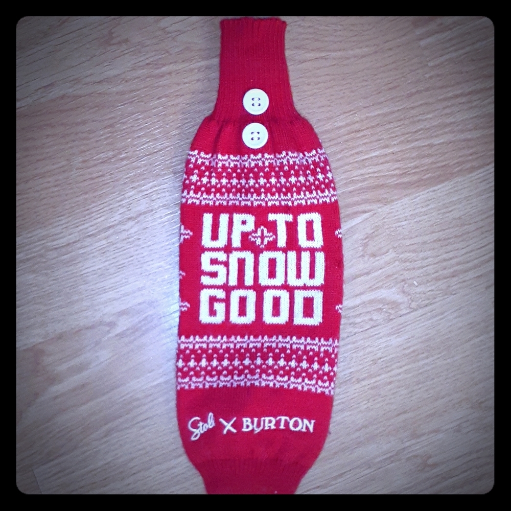 Super cute wine or liquor bottle cover!